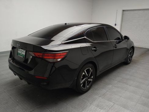 Used 2025 Nissan Sentra SV w/ All-Weather Package FWD image 9