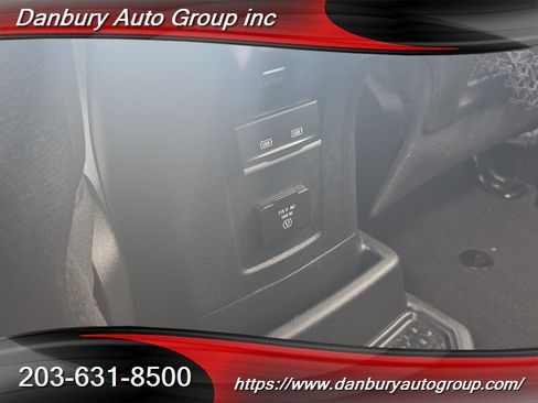 Used 2022 Jeep Wrangler Unlimited Rubicon w/ Cold Weather Group AWD/4WD image 7