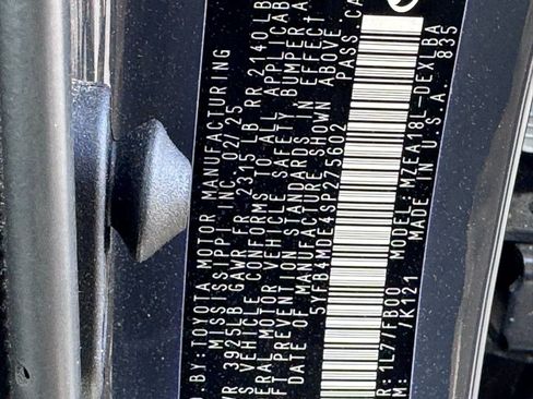 Used 2025 Toyota Corolla LE image 36