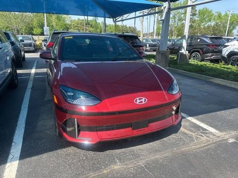 Used 2024 Hyundai Ioniq 6 SEL image 2