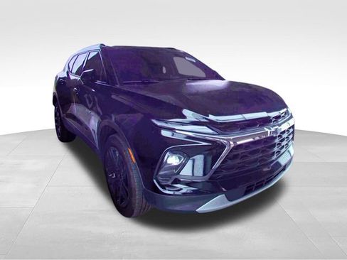 Used 2024 Chevrolet Blazer LT w/ Convenience Package FWD image 4