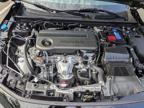 Used 2025 Honda Civic Sport image 40