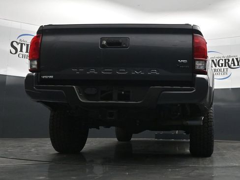 Used 2019 Toyota Tacoma SR5 RWD image 22