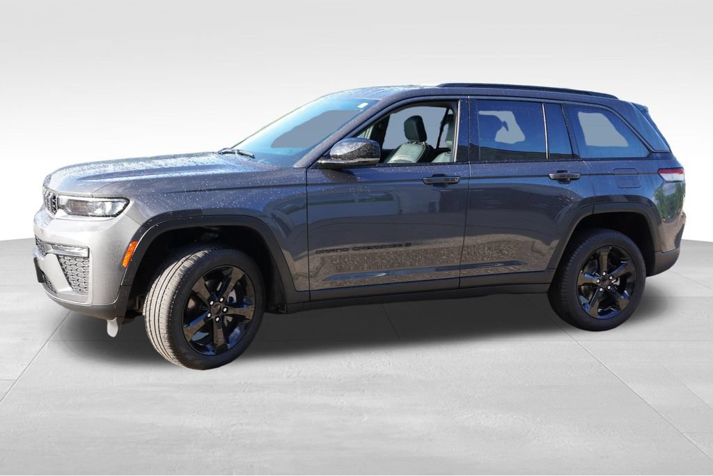 Used 2026 Jeep Grand Cherokee Limited w/ Limited Altitude Package AWD/4WD image 10