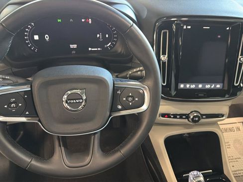 Used 2023 Volvo XC40 B5 Plus w/ Driver Assist Package AWD/4WD image 17