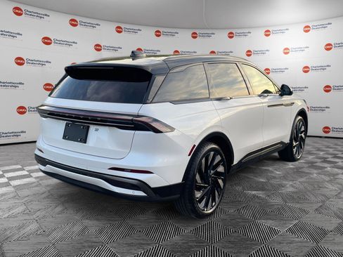 New 2026 Lincoln Nautilus Reserve w/ Jet Appearance Package AWD/4WD image 5