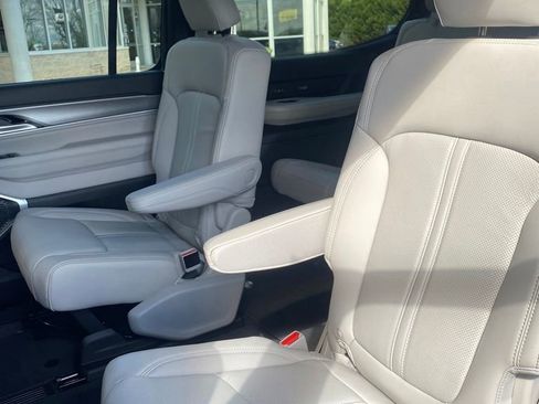 New 2026 Jeep Grand Wagoneer Limited AWD/4WD image 12