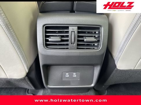 Used 2024 Nissan Rogue SV w/ SV Premium Package AWD/4WD image 25