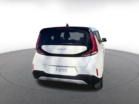 Used 2025 Kia Soul LX w/ LX Technology Package image 16