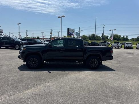 Used 2023 Toyota Tacoma Limited w/ Nightshade Package AWD/4WD image 7