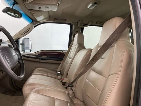 Used 2005 Ford F350 Lariat AWD/4WD image 11
