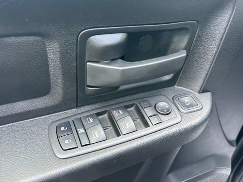 Used 2024 RAM 3500 Tradesman w/ Chrome Appearance Group AWD/4WD image 12
