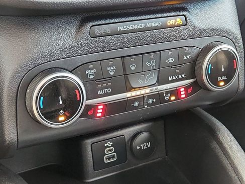 Used 2025 Ford Escape ST-Line w/ Cold Weather Package image 17