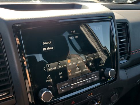 Used 2022 Nissan Frontier PRO-4X image 20