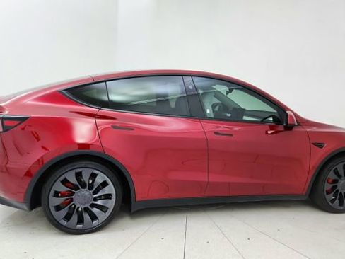 Used 2025 Tesla Model Y Performance image 6