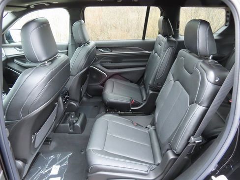 New 2026 Jeep Grand Cherokee L Limited image 24