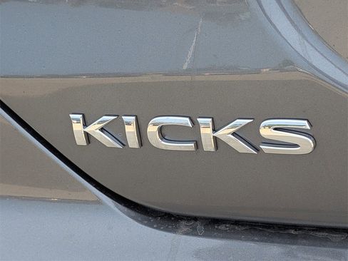 New 2025 Nissan Kicks Play S image 7