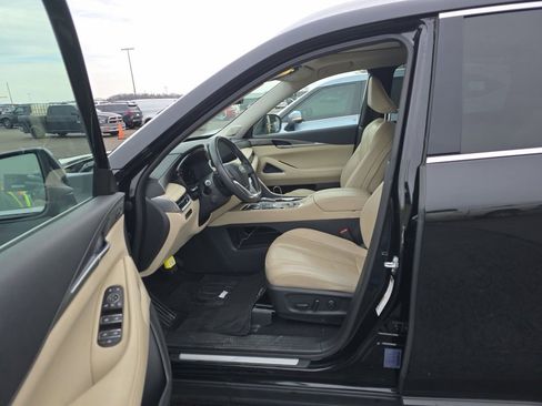 Used 2023 INFINITI QX60 Luxe w/ Vision Package image 9