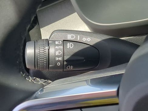 Used 2023 Volvo XC40 B5 Plus w/ Protection Package Premier AWD/4WD image 25