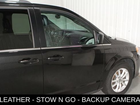 Used 2018 Dodge Grand Caravan SXT FWD image 34