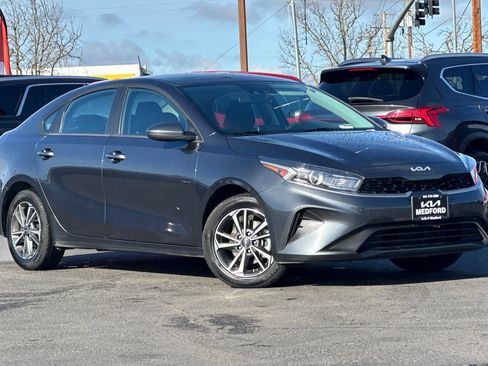 Used 2024 Kia Forte LXS image 2