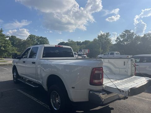 Used 2023 RAM 3500 Tradesman w/ Chrome Appearance Group AWD/4WD image 4