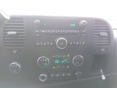 Used 2011 GMC Sierra 2500 SLE w/ SLE Preferred Package image 36