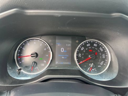 Used 2021 Toyota RAV4 XLE Premium FWD image 13