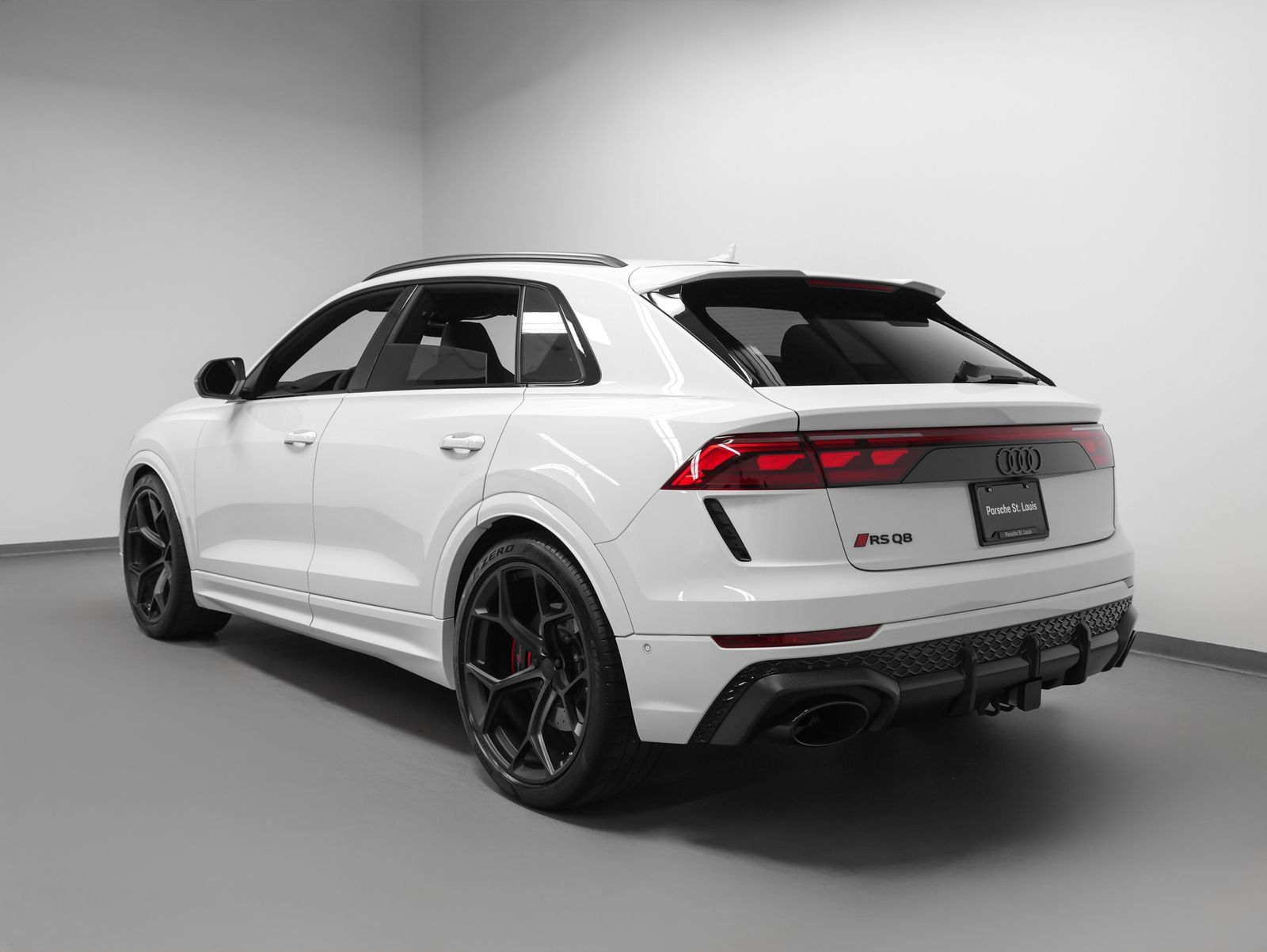 Used 2026 Audi RS Q8 performance AWD/4WD image 3