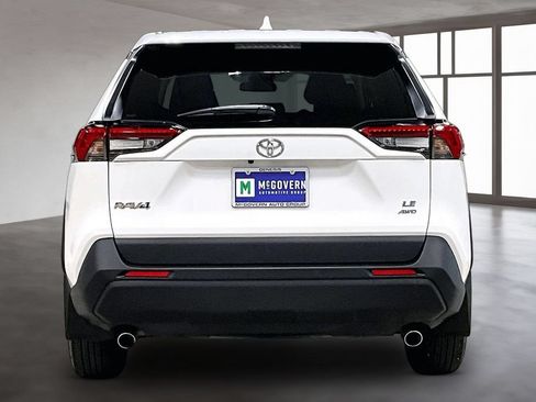 Used 2025 Toyota RAV4 LE AWD/4WD image 5