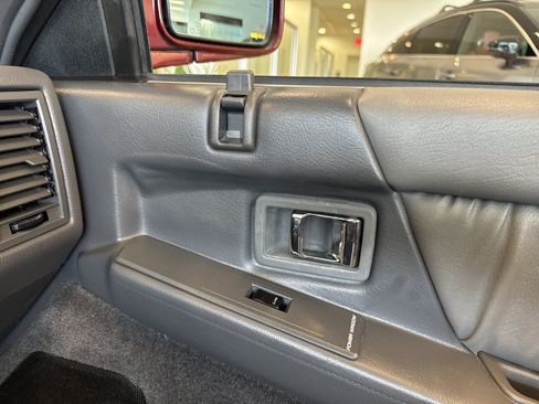 Used 1991 INFINITI M30 Convertible RWD image 27