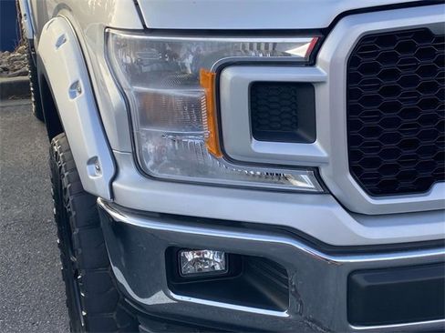 Used 2018 Ford F150 Lariat w/ Trailer Tow Package image 5