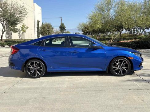 Used 2019 Honda Civic Sport image 2