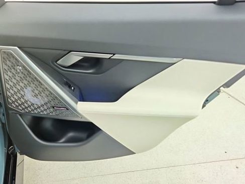 Used 2024 BMW 530i image 28