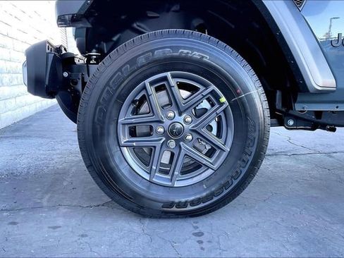 New 2026 Jeep Gladiator Sport image 10