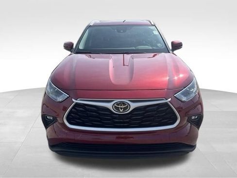 Used 2023 Toyota Highlander XLE FWD image 8