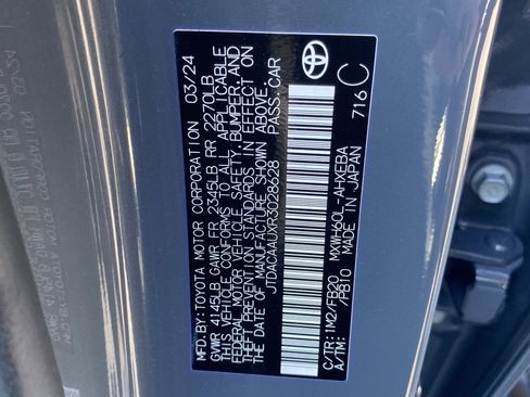 Used 2024 Toyota Prius LE image 30