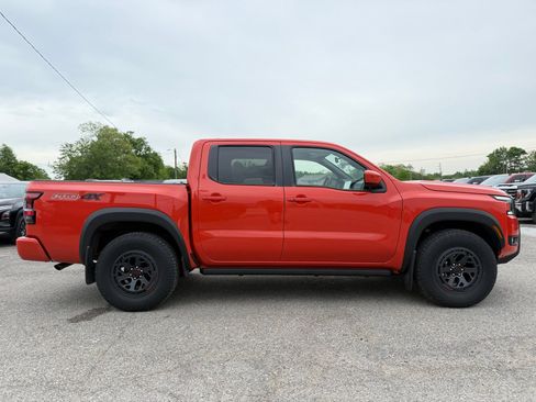 Used 2025 Nissan Frontier PRO-4X AWD/4WD image 8