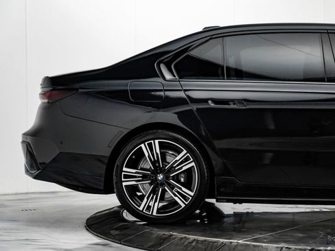 Used 2025 BMW i7 xDrive60 w/ Executive Package AWD/4WD image 22