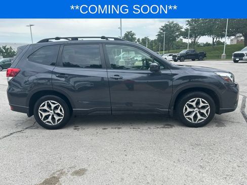 Used 2019 Subaru Forester Premium AWD/4WD image 4