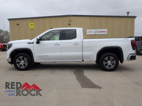 New 2025 GMC Sierra 1500 SLE image 15