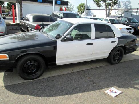 Used 2011 Ford Crown Victoria Police Interceptor w/ Trunk Pack image 1