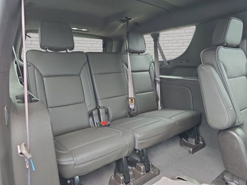 Used 2024 GMC Yukon XL Denali AWD/4WD image 13