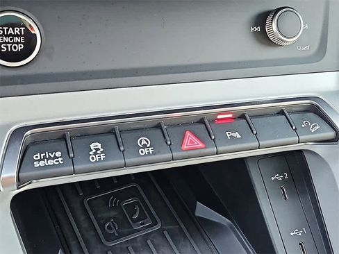 Used 2024 Audi Q3 2.0T Premium image 22