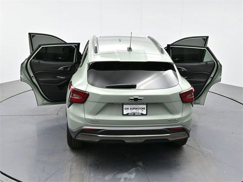 Used 2025 Chevrolet Trax ACTIV w/ Sunroof Package image 43
