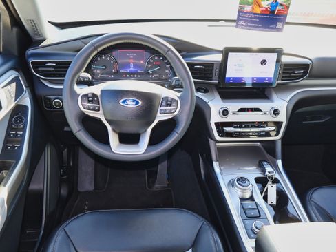 Used 2023 Ford Explorer XLT w/ Equipment Group 202A image 17