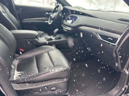 Used 2020 Cadillac XT4 Premium Luxury w/ Cold Weather Package image 33
