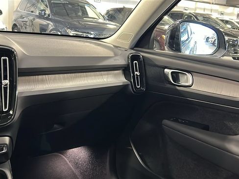 Certified 2026 Volvo XC40 B5 Plus AWD/4WD image 26