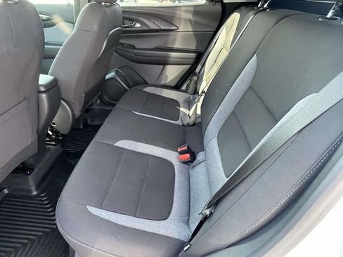 Used 2025 Chevrolet TrailBlazer LT FWD image 12