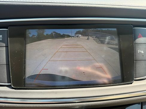 Used 2019 Buick Enclave Essence FWD image 27